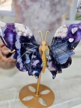NEW Blue Flower Agate Butterfly  w/gold Metal Stand